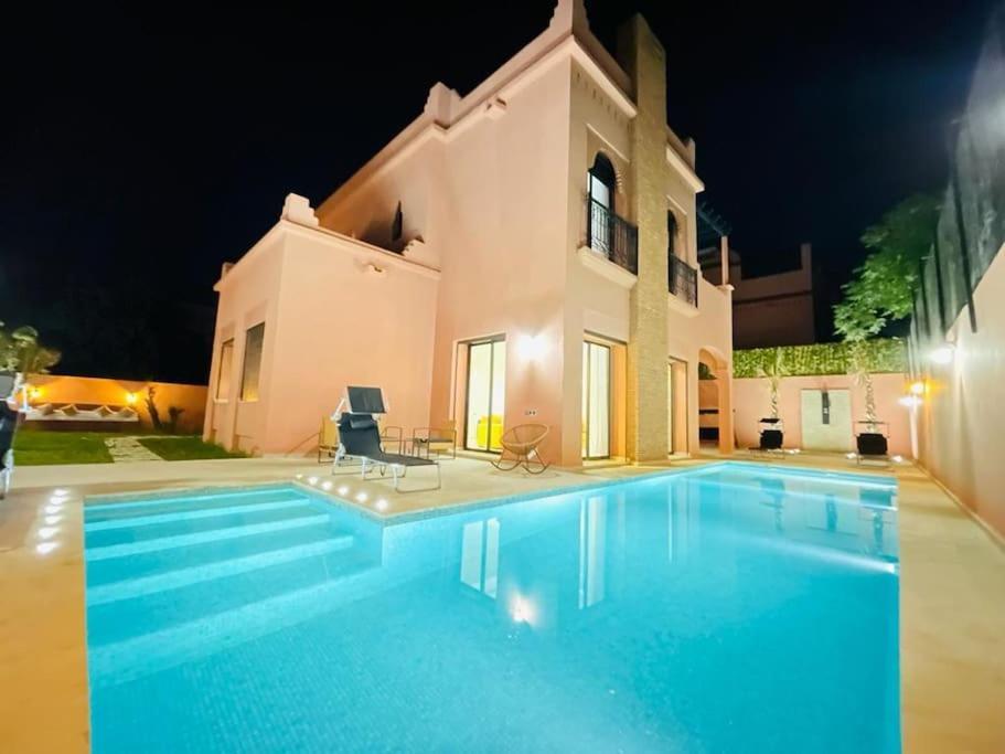 Lina 4 Chambres Piscine