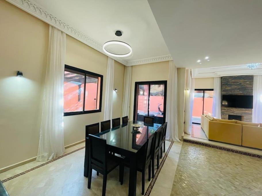 Lina 4 Chambres Piscine
