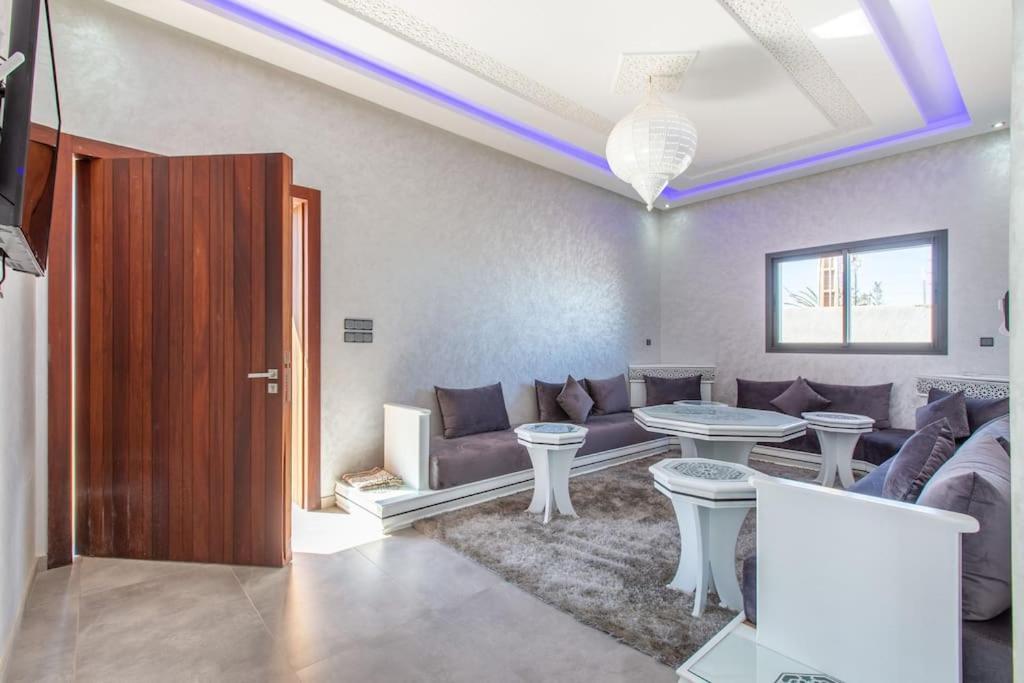 Coquelicot, Modern Style Avec Jacuzzi, Piscine Chauffee