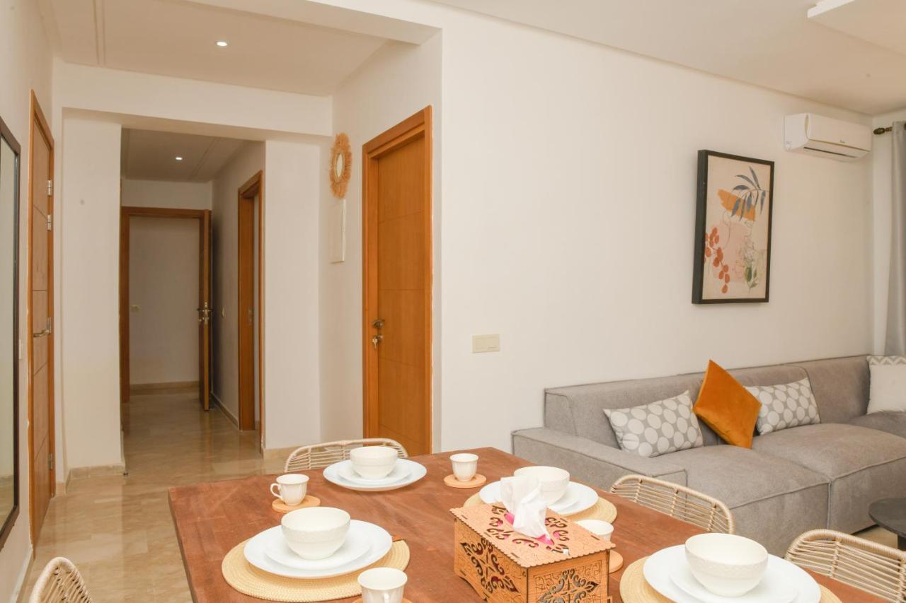 Stylish With A Pool In The Center Of Appartement *