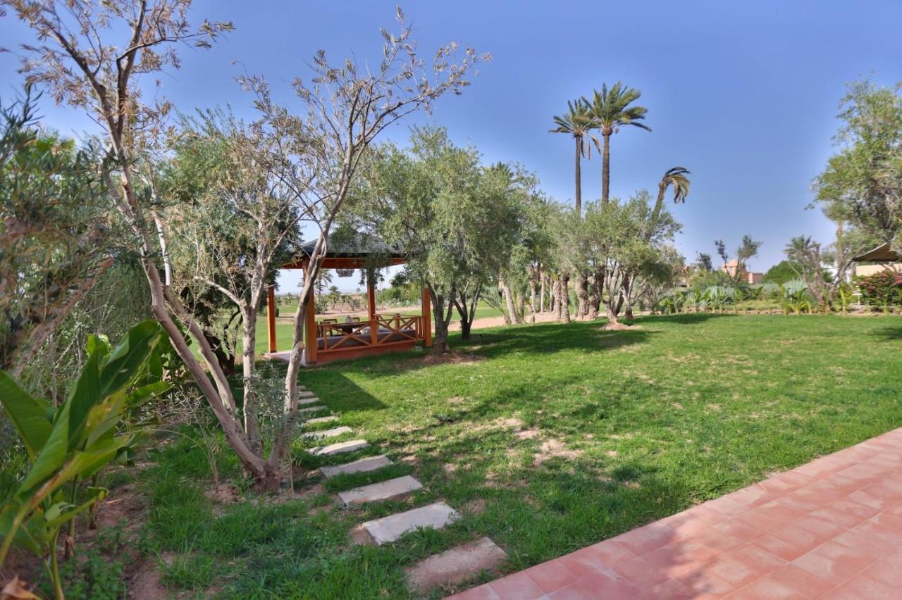 Sur Le Golf De La Palmeraie With Cooker And Butler Included *