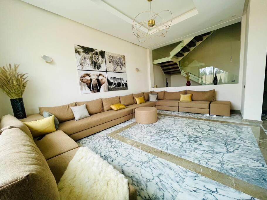 Di 550 Mq Con 4 Piscina E Terrazza Panoramica Marraquexe