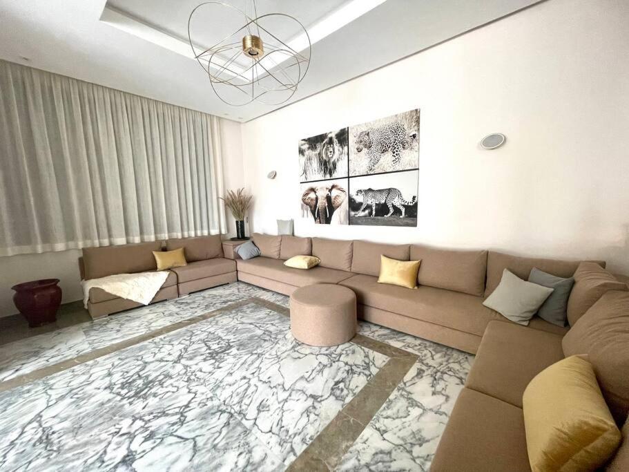 Di 550 Mq Con 4 Piscina E Terrazza Panoramica Pousada