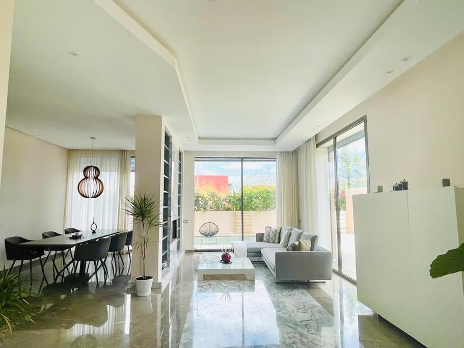 Di 550 Mq Con 4 Piscina E Terrazza Panoramica Marraquexe