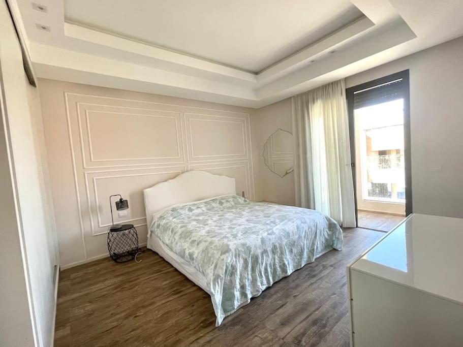 Di 550 Mq Con 4 Piscina E Terrazza Panoramica Pousada