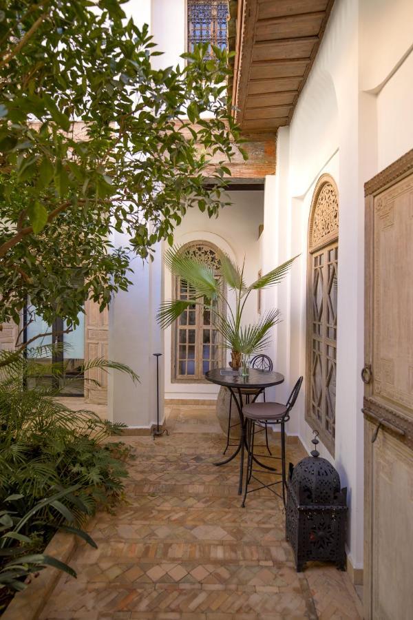 Les Hirondelles Boutique