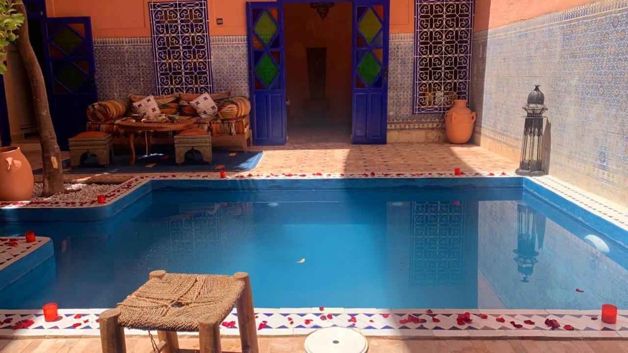 Al Yasmin Apartment *