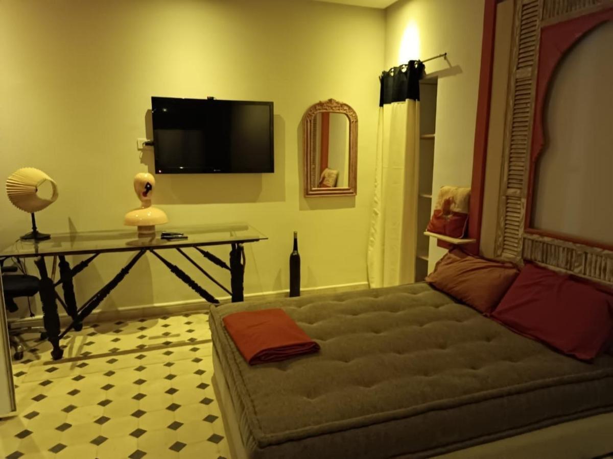 Sublime Prive 5 Doubles Avec Salle De Bain Et 2 Grand Salon
