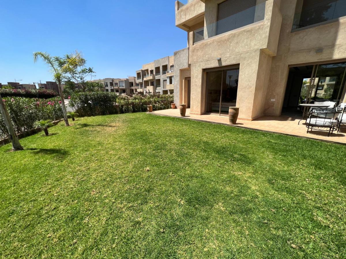 Prestigia 3 Piscine Apartment *