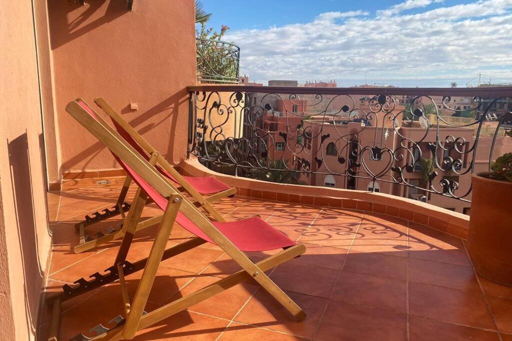 Sunny Terrace & Comfy Beds In Marrakech Apartment