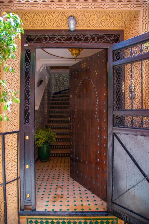 Amely Riad *