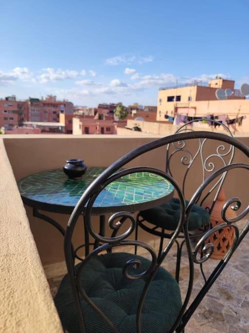 Appartement Plein Centre Marrakech, Grand Balcon Filant *