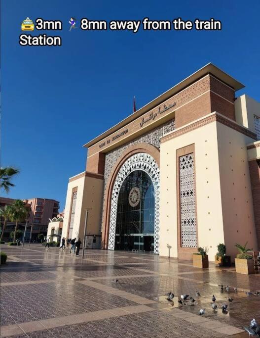 Plein Centre Marrakech, Grand Balcon Filant Appartement