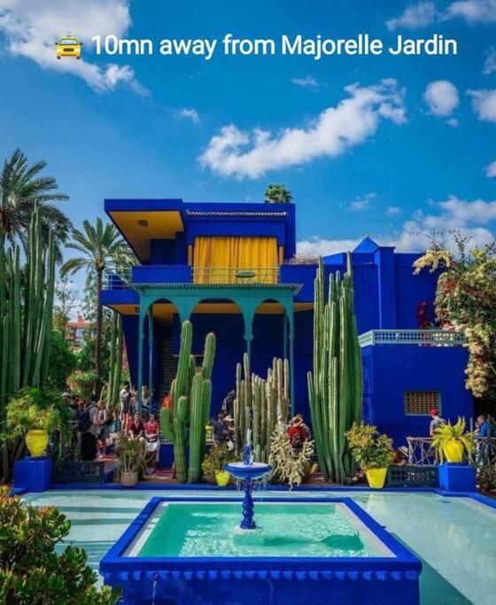 Plein Centre Marrakech, Grand Balcon Filant Appartement