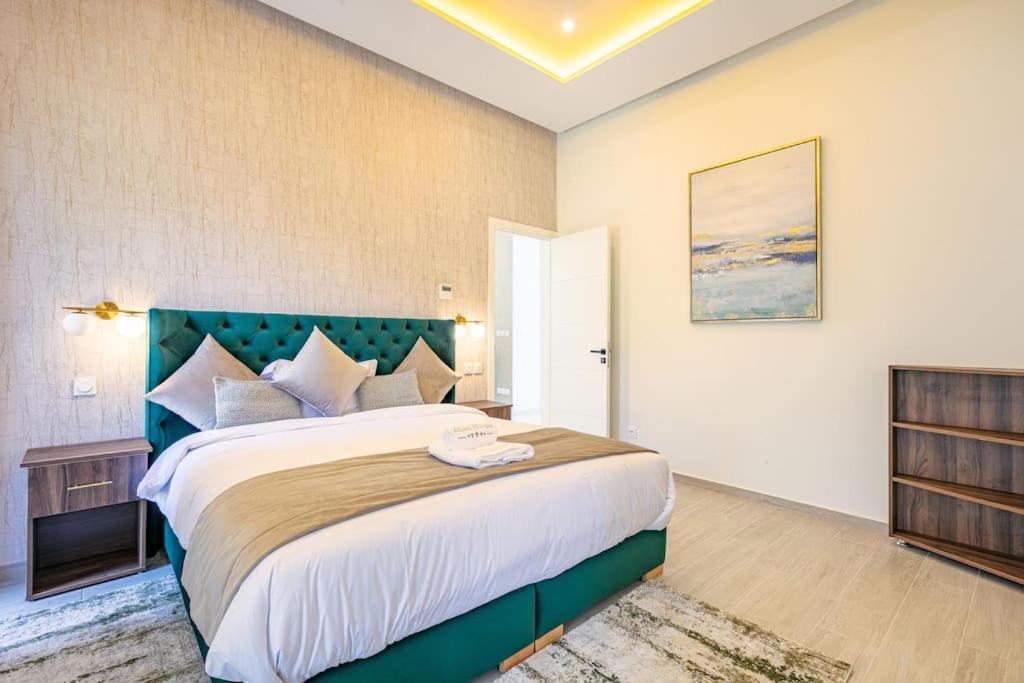 Villa Mima, Lux, Billard, Jeux, Cuisiniere , Piscine Chauffee, Marrakesh