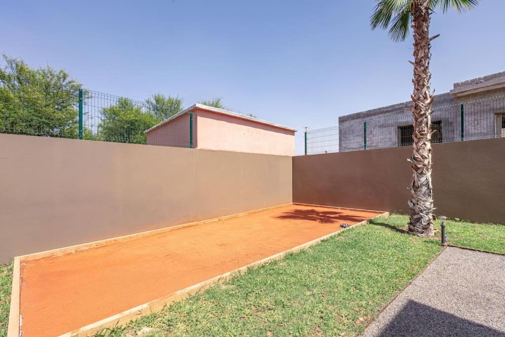 Villa Mima, Lux, Billard, Jeux, Cuisiniere , Piscine Chauffee, Marrakesh