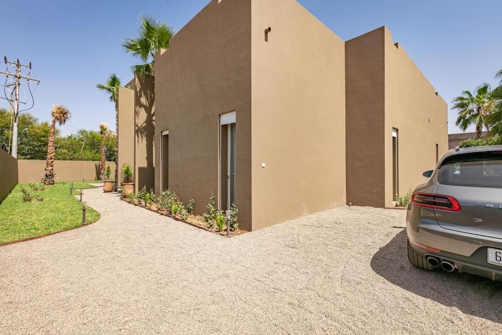 Mima, Lux, Billard, Jeux, Cuisiniere , Piscine Chauffee, * Marrakesh