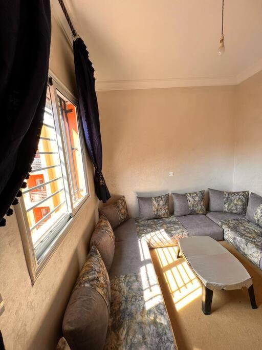 A Cote De L'aeroport Appartement