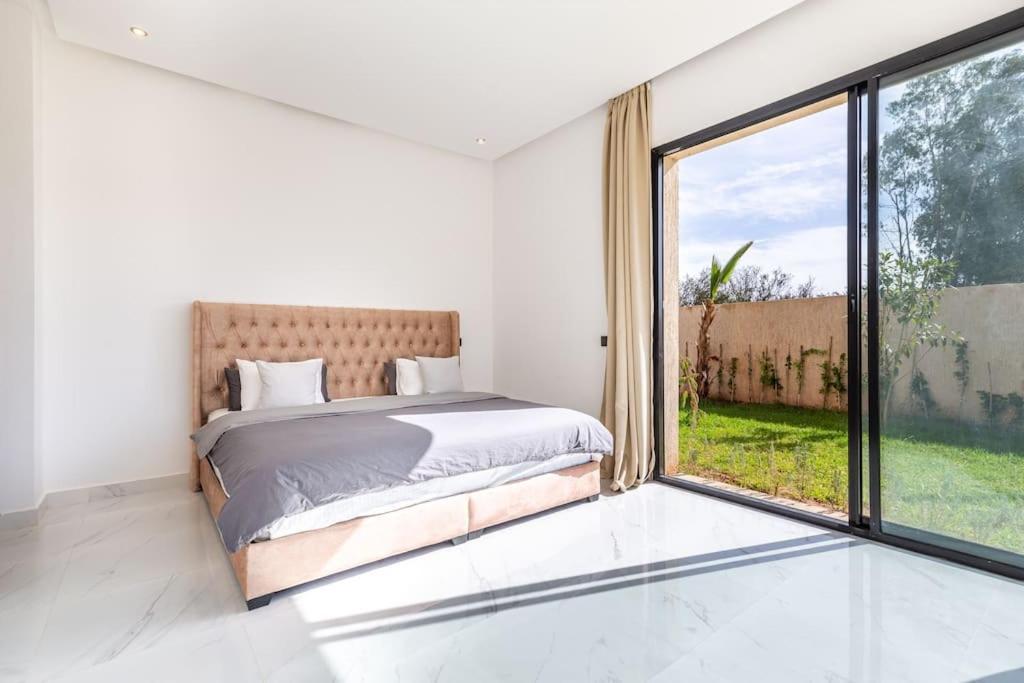 Miami, Jacuzzi, Piscine Chauffee ,table Ping Pong Villa Marrakesh