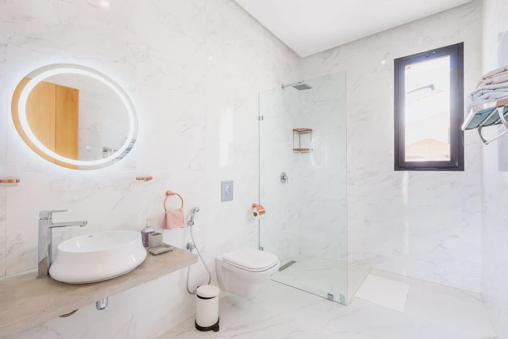 Miami, Jacuzzi, Piscine Chauffee ,table Ping Pong Villa Marrakesh