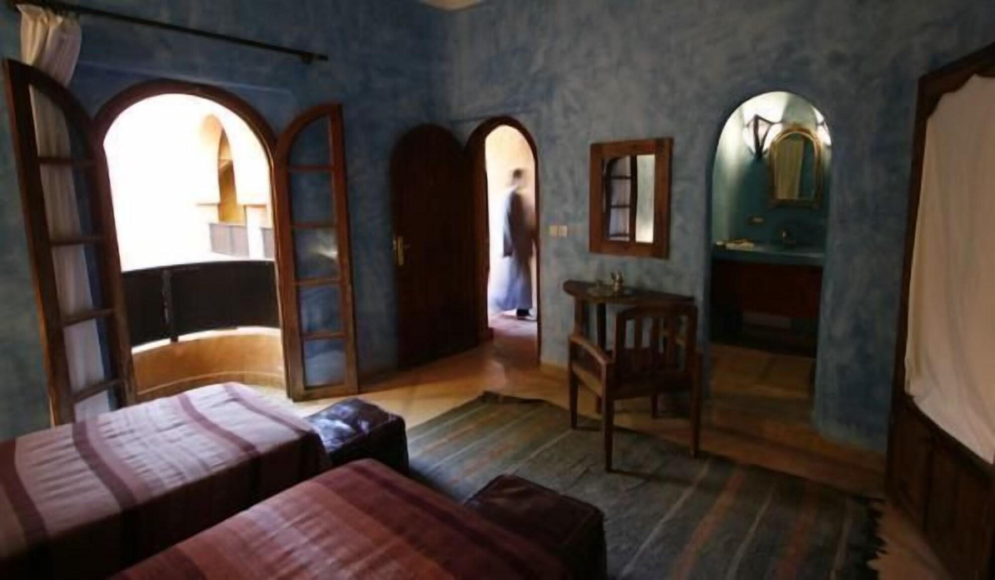 Azenzer Riad 3*
