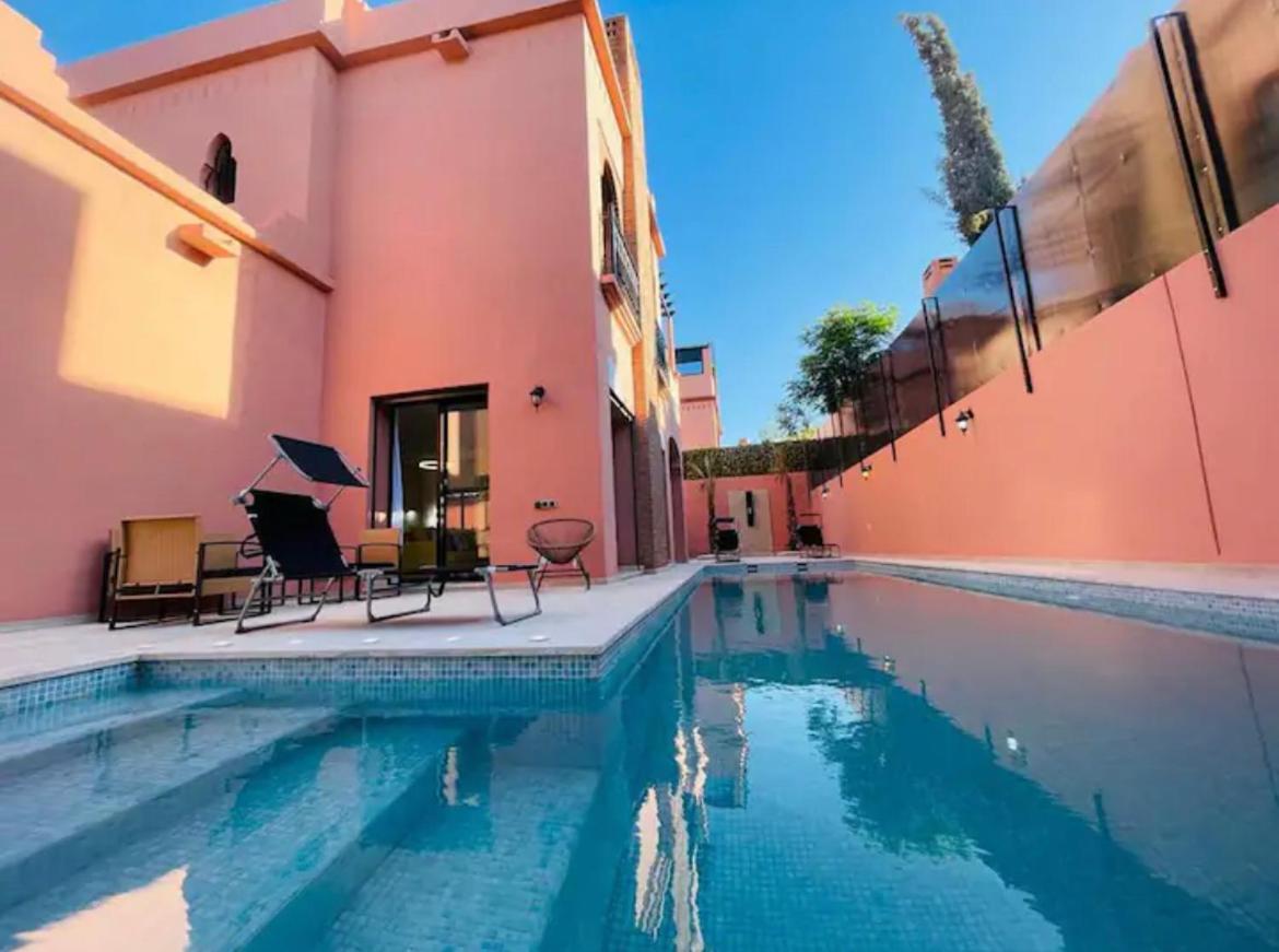 Villa The Avec Piscine Chauffee 4 *