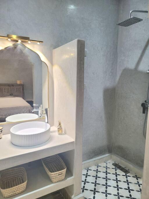 Isahiac Avec Piscine En Exclusivite Holiday home *