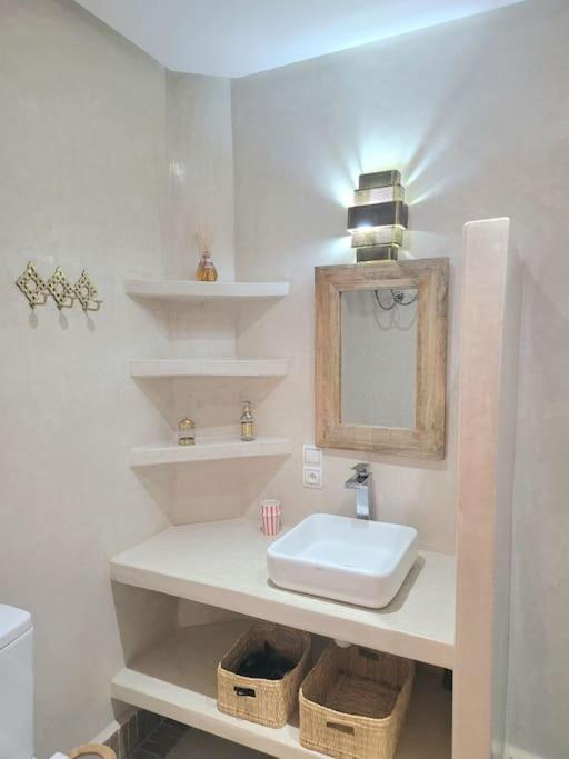Isahiac Avec Piscine En Exclusivite Holiday home *