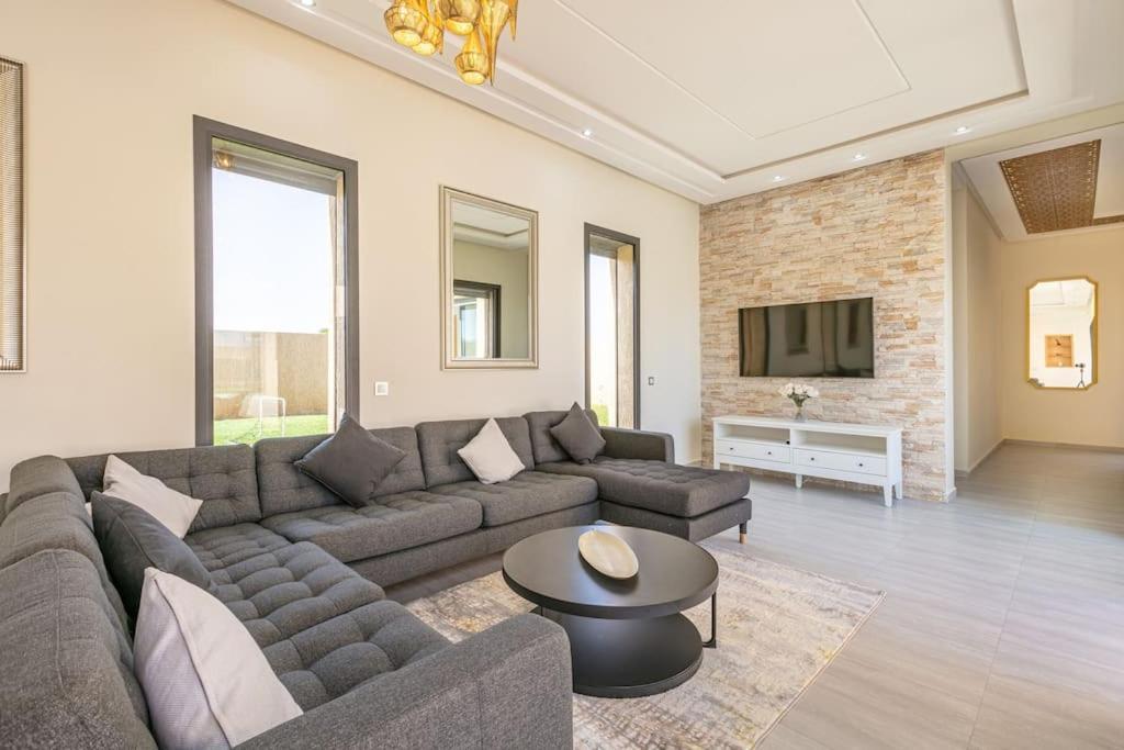 Villa Sanna, Elegante Avec Piscine Chauffee, Jeux *