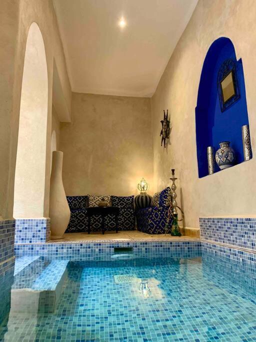 4 Avec Piscine Et Petit Dejeuner Villa *