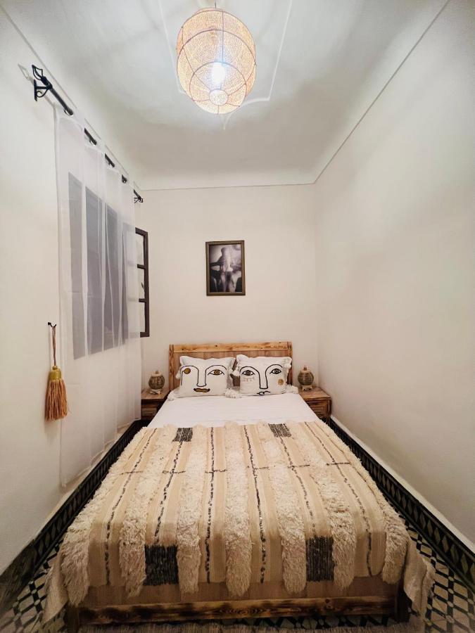 Peekaboo Hostal *