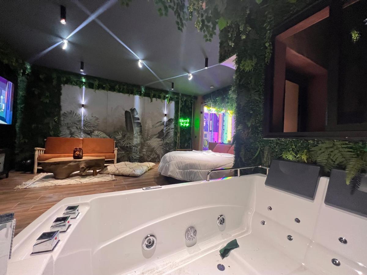 Jungle Au Centre De Marrakech Avec Jacuzzi ! *