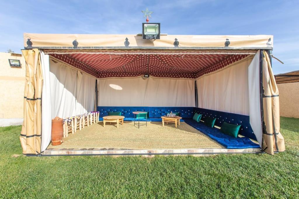Vista , Piscine 22m , Jeux Jardins , Terrain Squash Villa Marrakesh