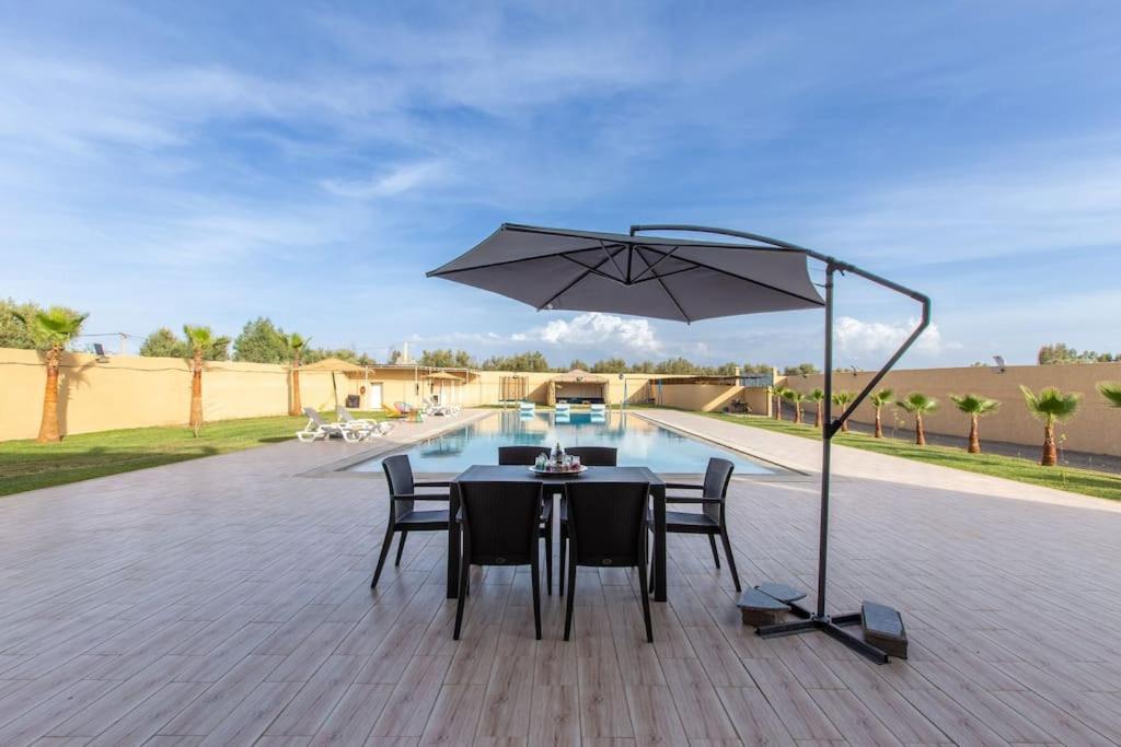 Villa Vista , Piscine 22m , Jeux Jardins , Terrain Squash