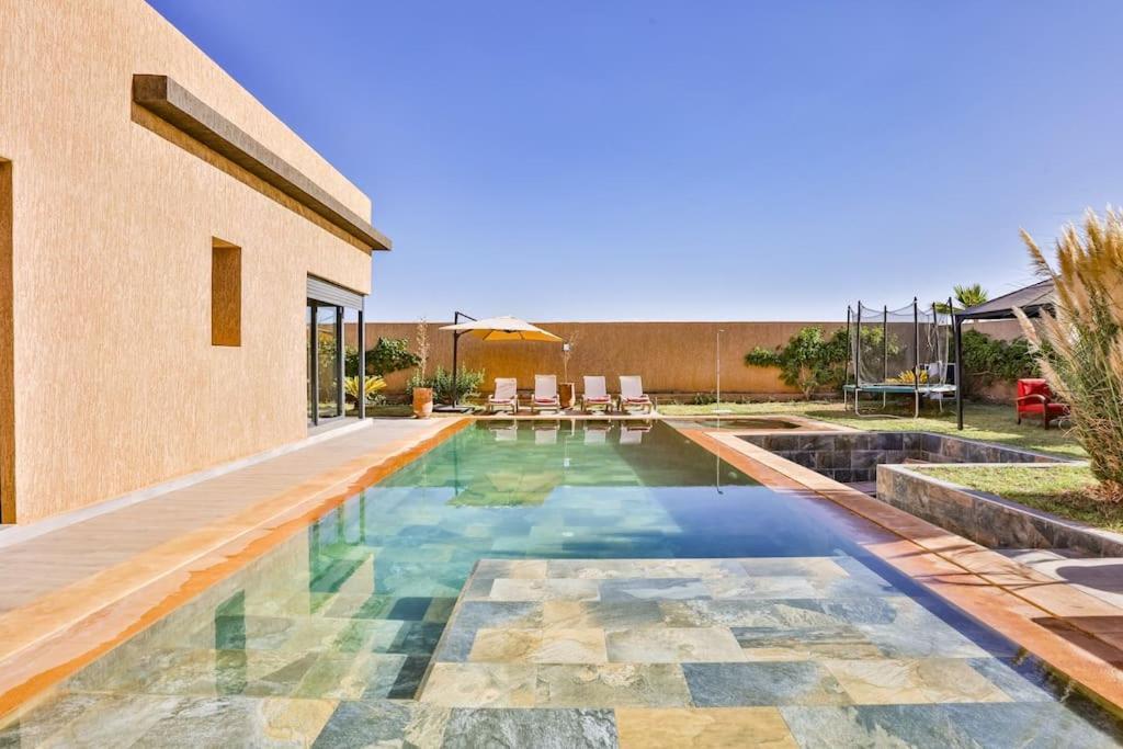 Sakina, Piscine Chauffee, Ping-pong, Cuisiniere Villa