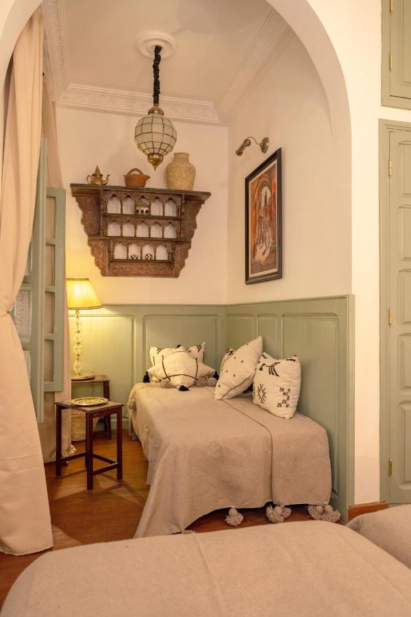 Espoir Entier Riad *