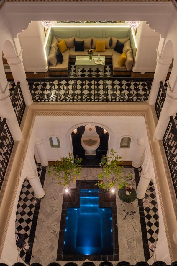 Espoir Entier Riad *
