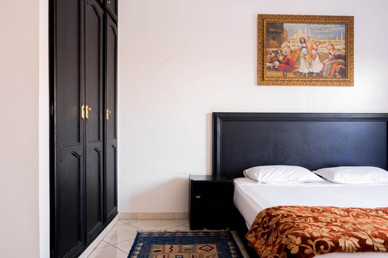 Apart Larbi Apartment
