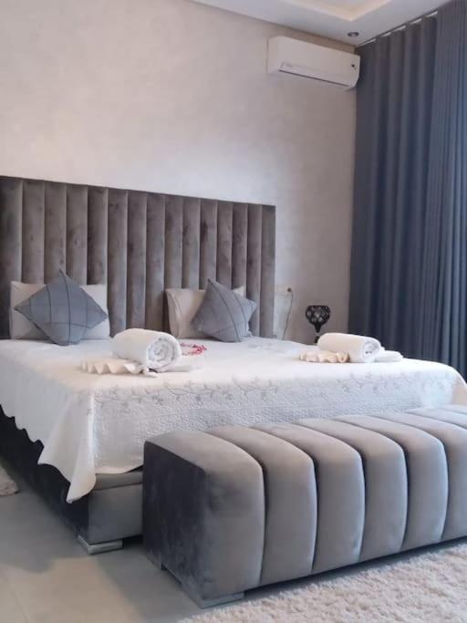 Private With Private Chef Optional Villa *