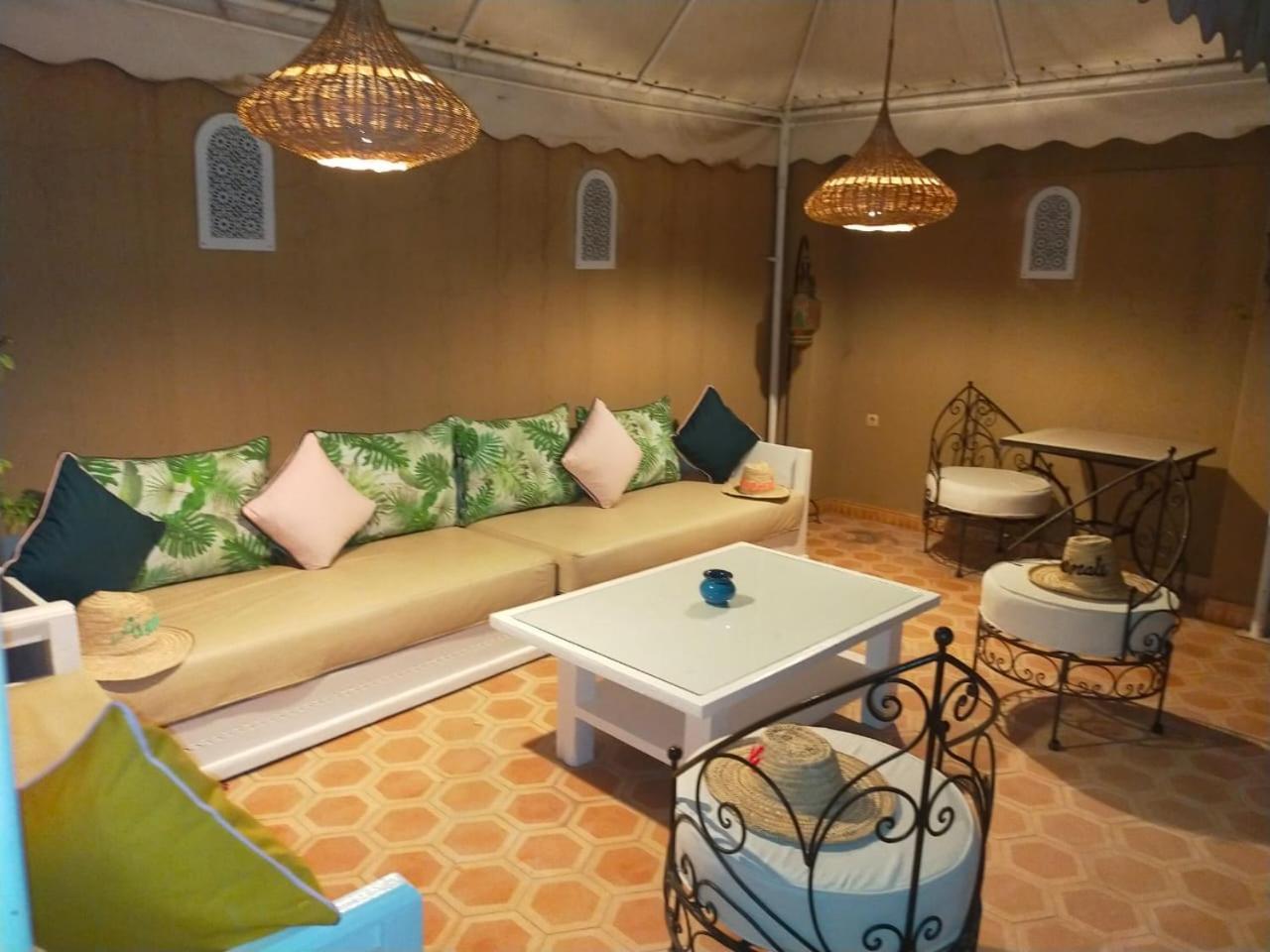 Awinati Location Privatisee ,piscine Chauffee , Beau Rooftop 3* Marrakesh