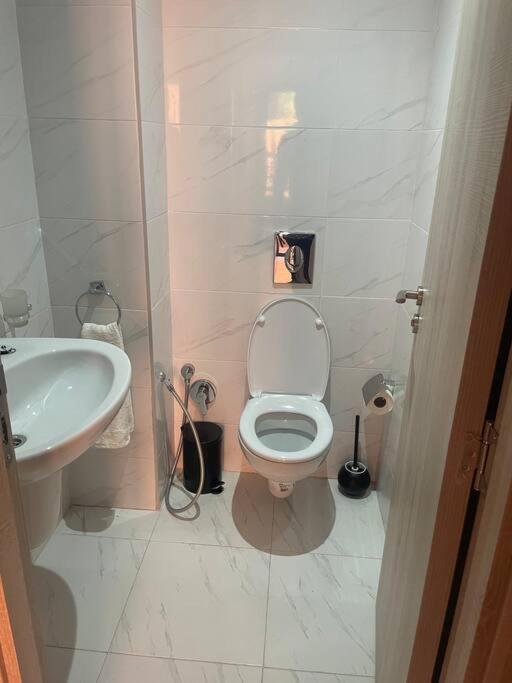 Standing 2 Apartment