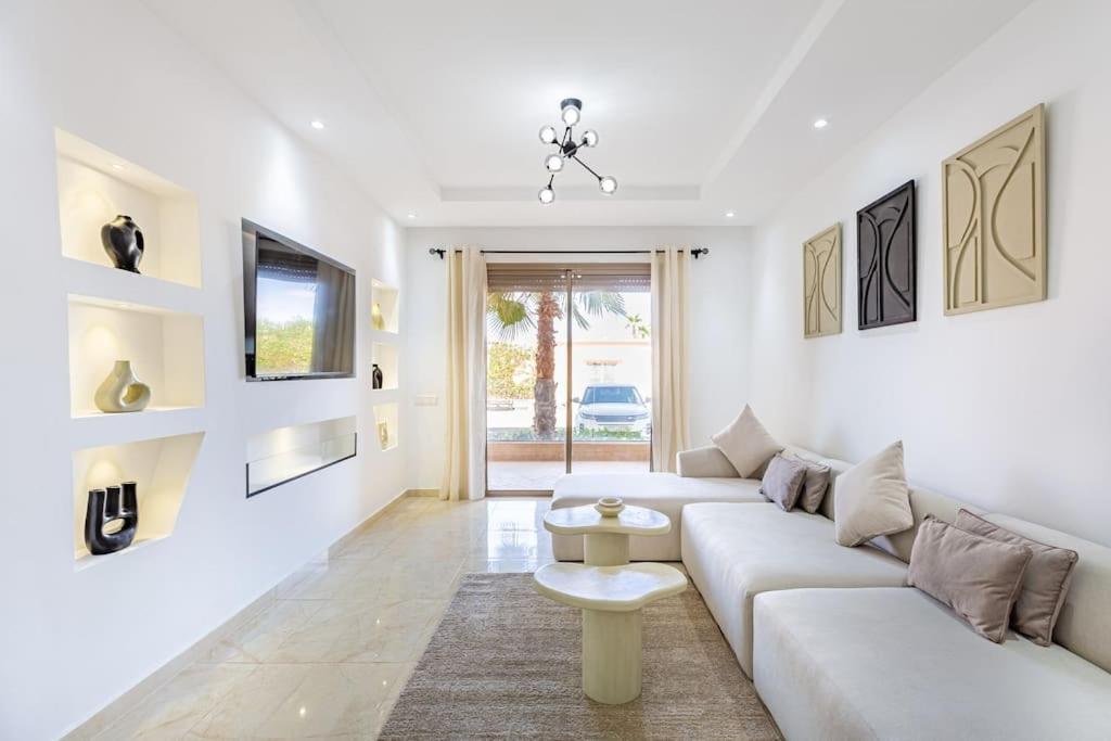 Privee, Piscine, Av M6 Apartamento *