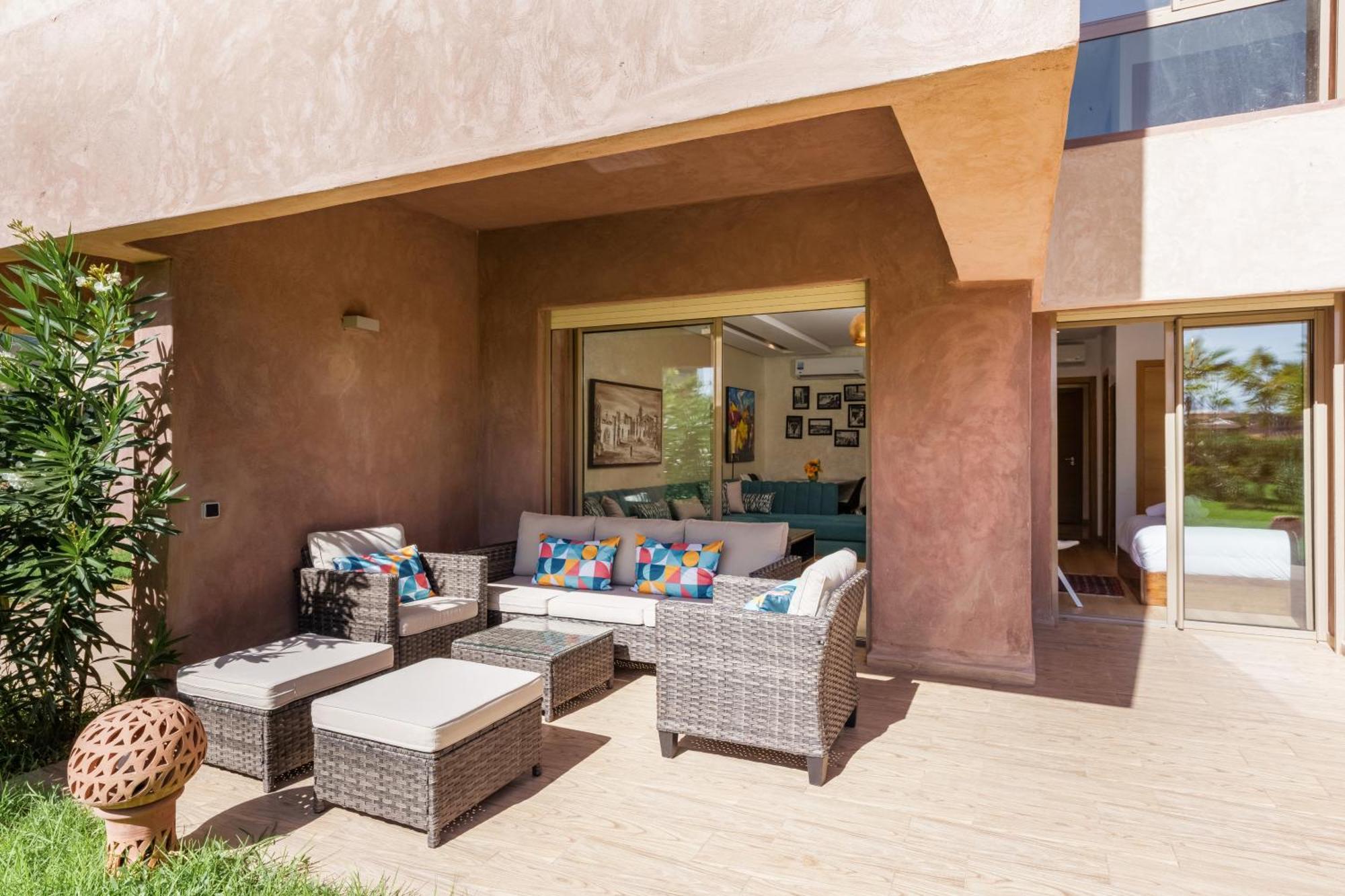 Confort Front Pool-garden Apartamento *