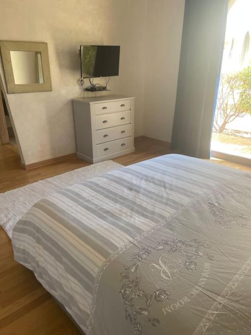 Splendide De Luxe Privatisee Avec Cuisiniere - Piscine Chauffee - Jacuzzi & Hammam Villa
