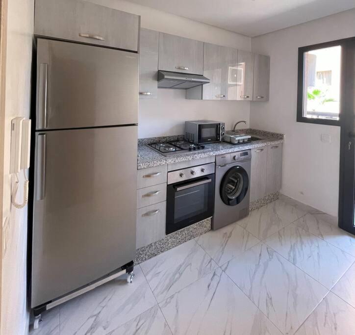 Standing 2 Apartment