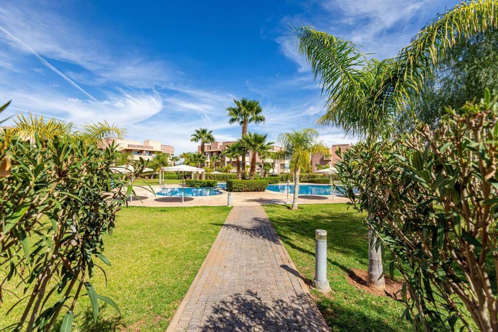 Golf Prestigia, Grande Piscine, Jardins