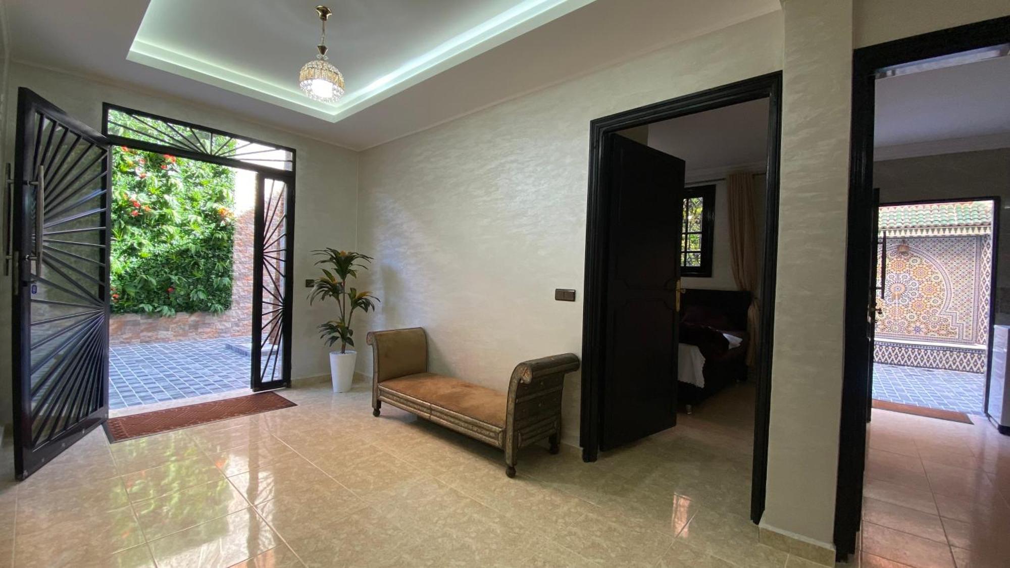Villa & In Marrakesh, Essalam