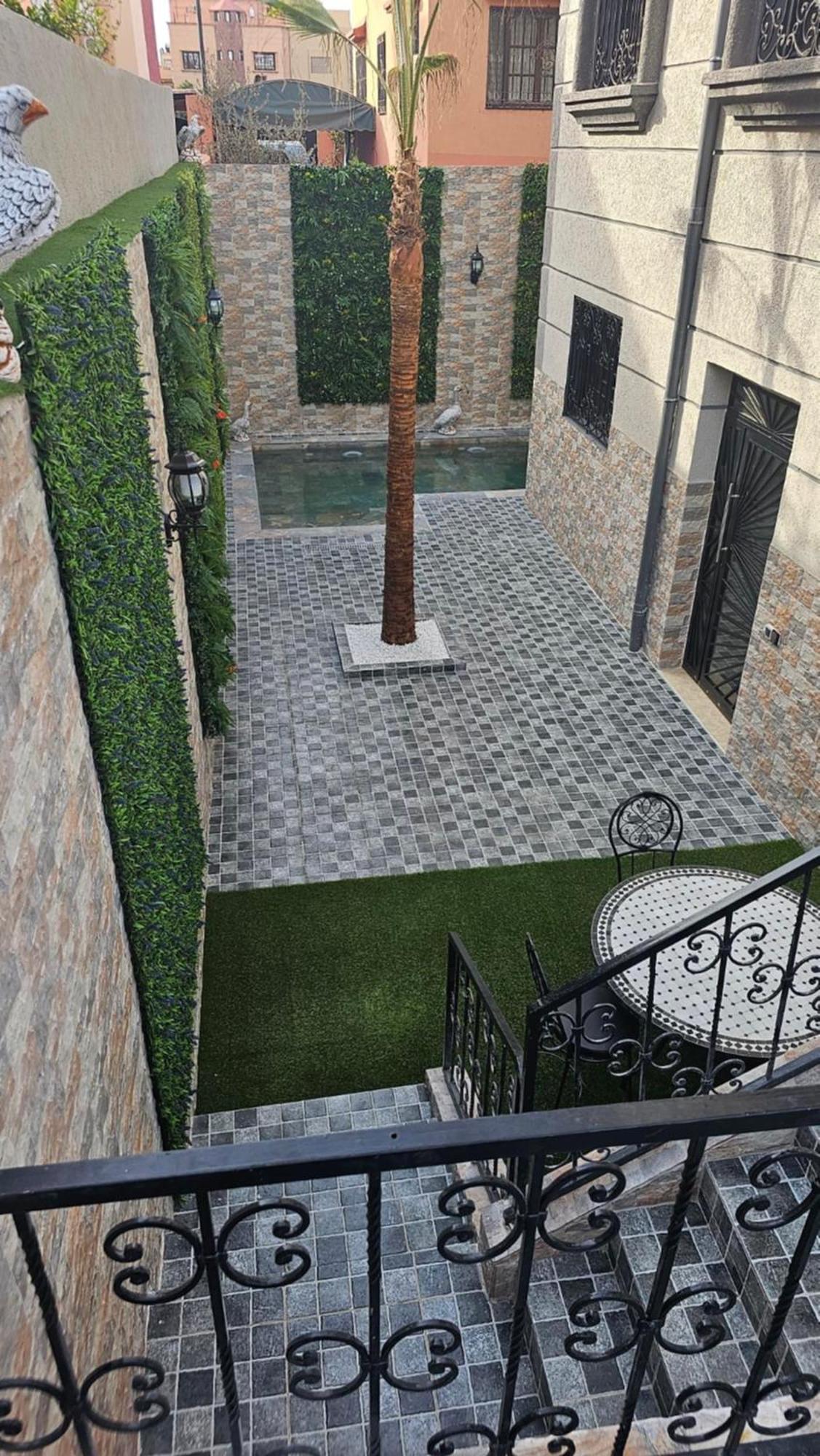 Villa & In Marrakesh, Essalam