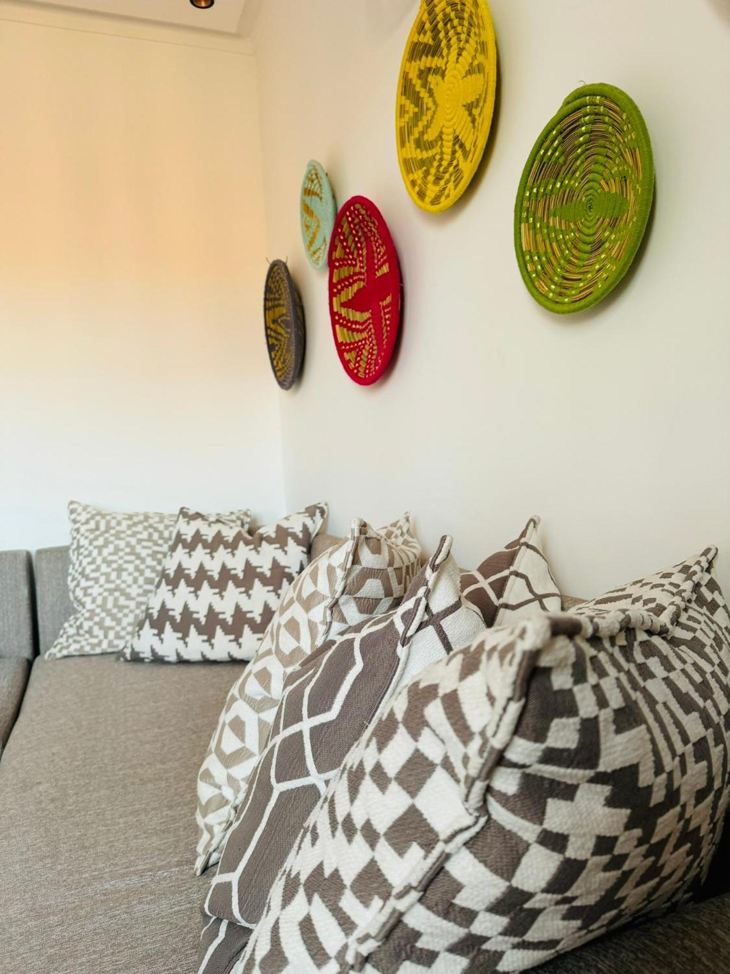 Musee Ysl : Cozy, Familial, Chic Appartement
