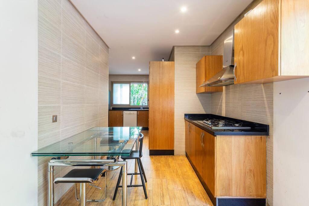 Escape To Luxury: 4 Bedroom On Golf Course Villa